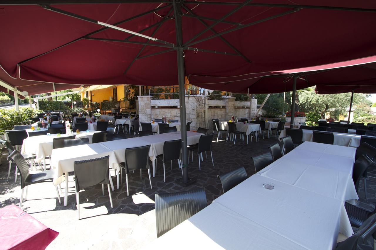 Albergo Tavernetta Castelnuovo del Garda Esterno foto
